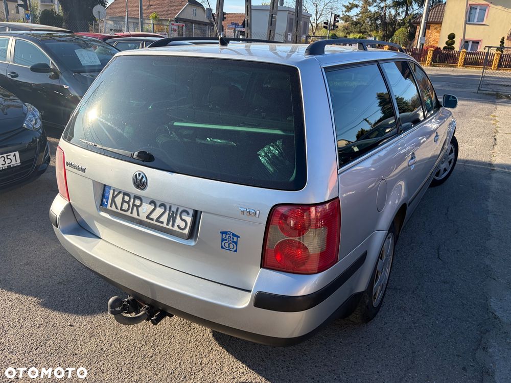 Volkswagen Passat 1.9 TDI Comfortline Family - 8