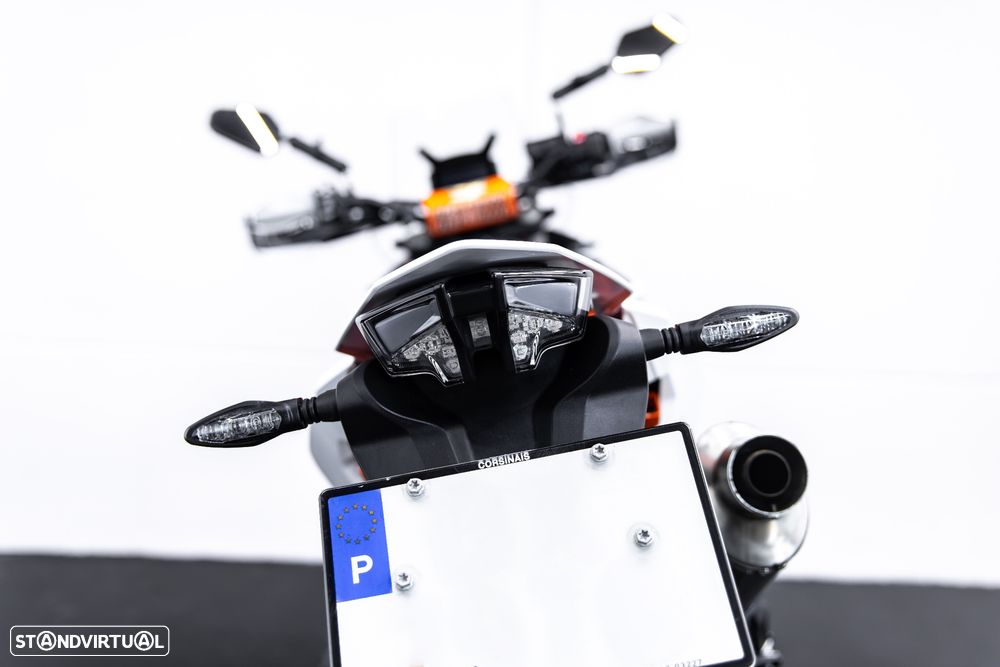 KTM 890 - 14