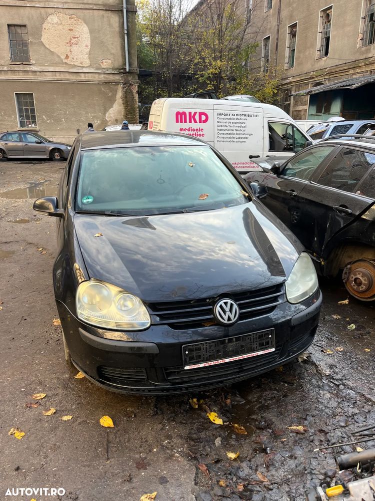 Dezmembrez VW Volkswagen Golf 5 benzina negru 2006 - 4