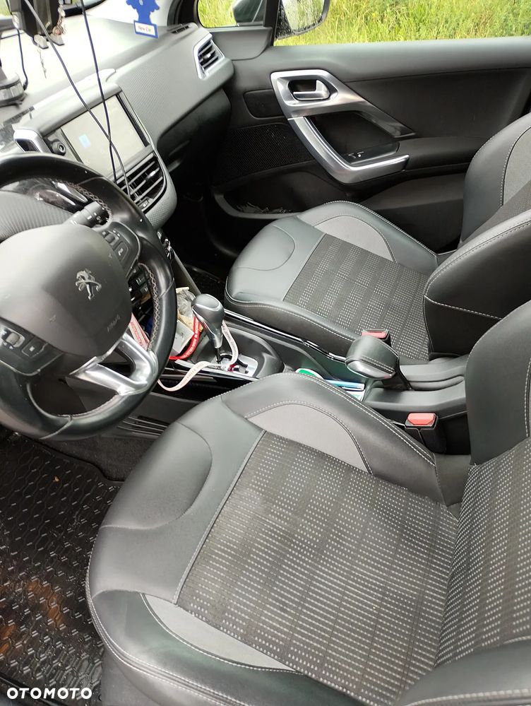 Peugeot 2008 - 11
