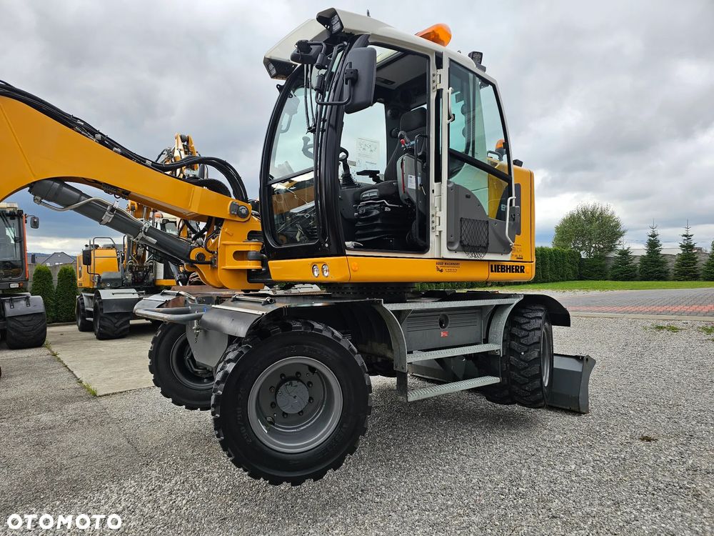 Liebherr A 912 Compact - 35