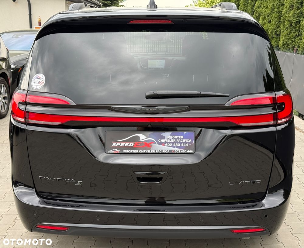 Chrysler Pacifica - 8