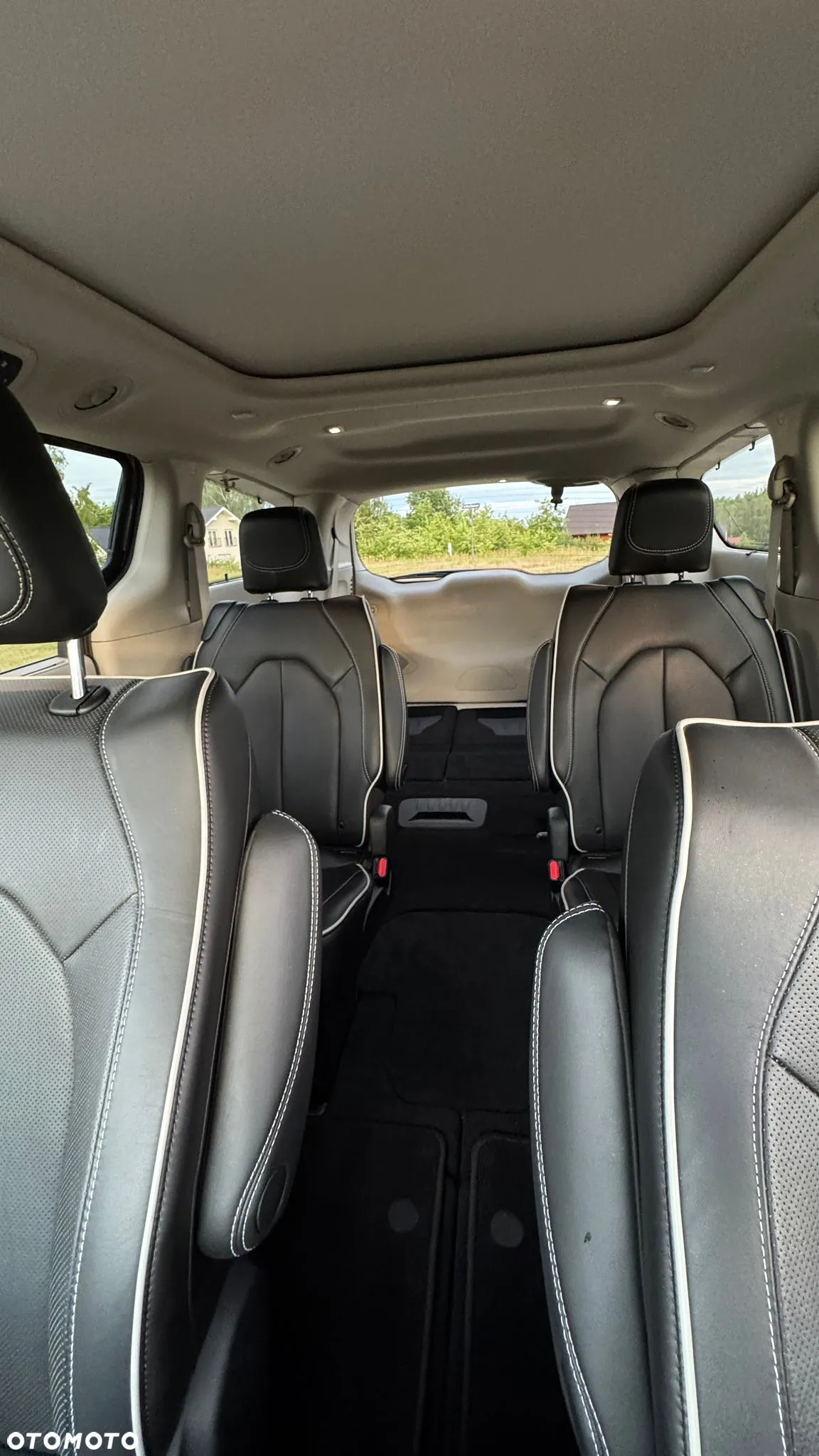 Chrysler Pacifica - 11