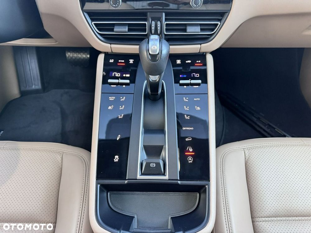 Porsche Macan T - 28