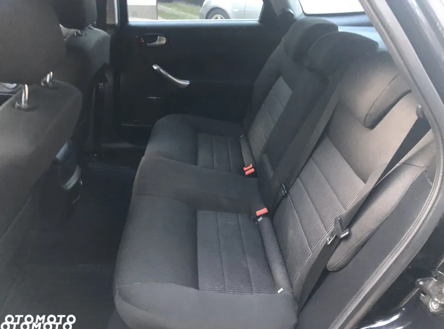 Ford Mondeo - 8