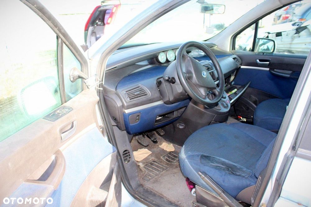 Fiat Ulysse 2005 2.0JTD RHW Van (MASKA, ZDERZAK, LAMPA, BŁOTNIK, DRZWI, SZYBA, FOTEL) - 6