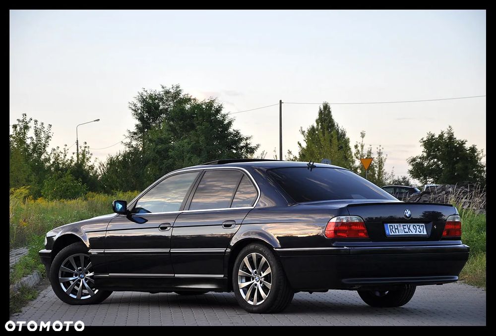 BMW Seria 7 728i L - 3