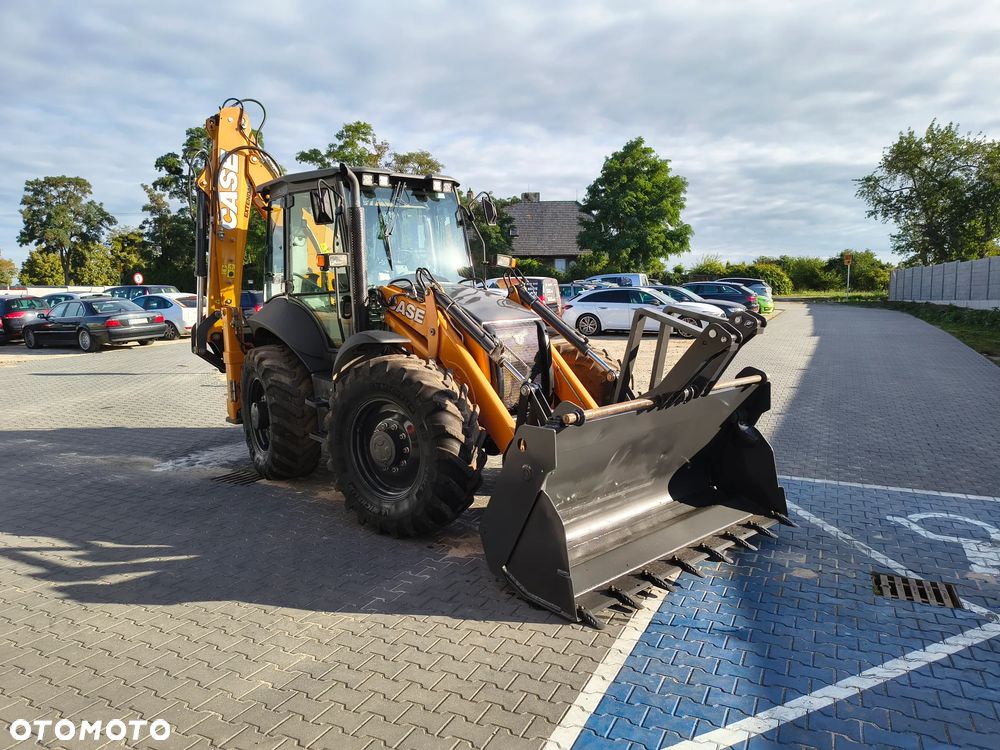 Case 695 SV 2023R - 5