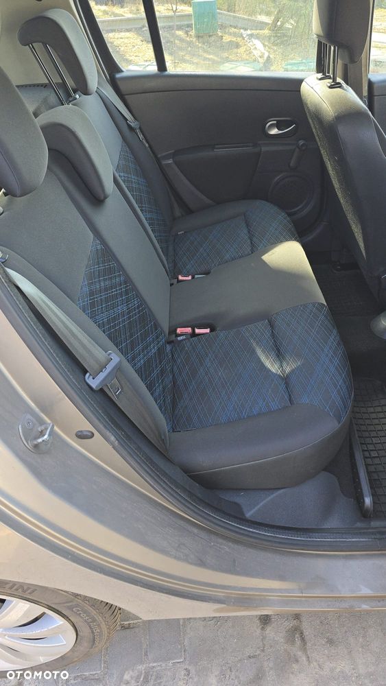 Renault Clio 1.2 16V Expression - 12