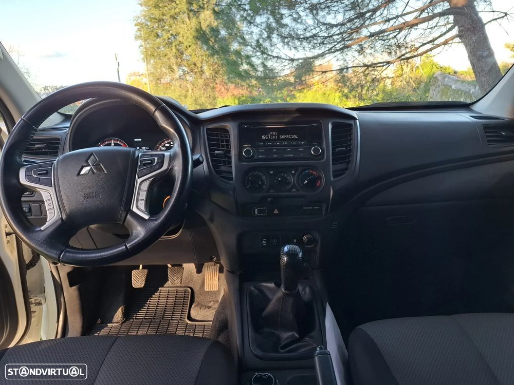 Mitsubishi L200 2.3 DI-D CD Invite 4WD - 26