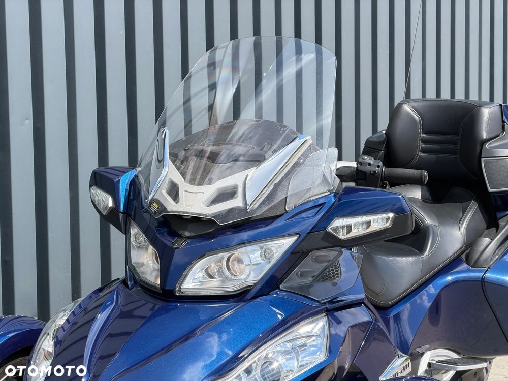 Can-Am Spyder - 14