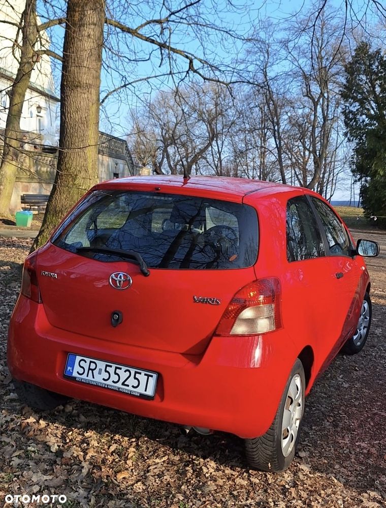 Toyota Yaris 1.0 VVT-i - 2