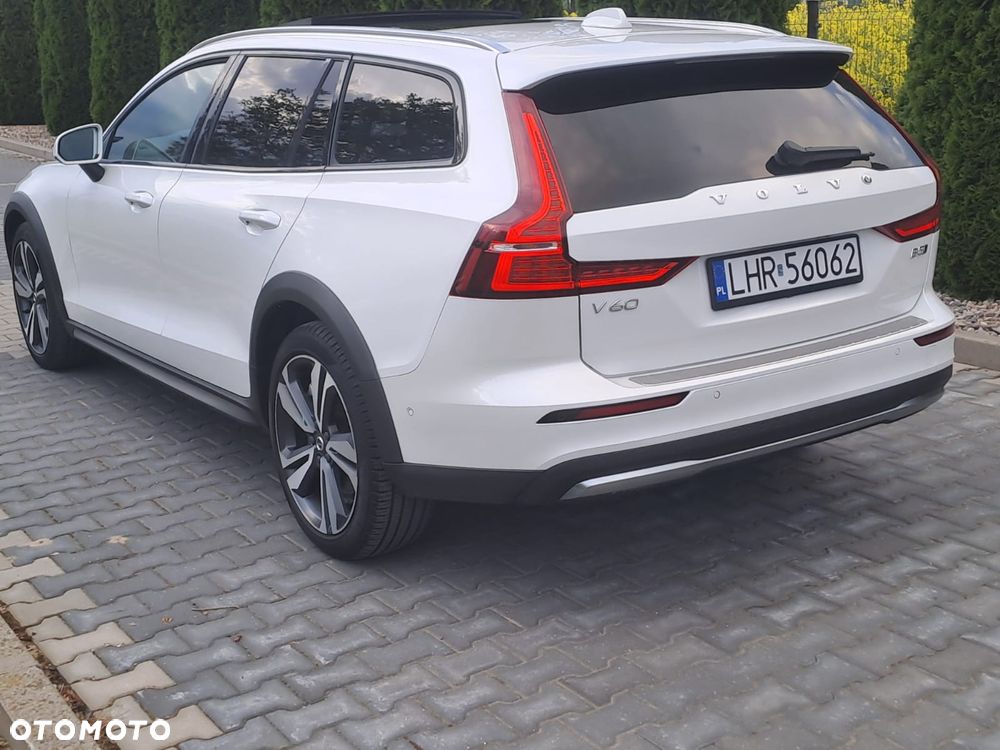 Volvo V60 Cross Country - 3