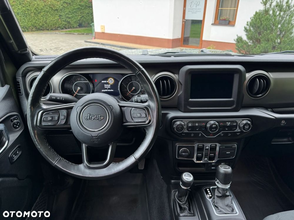 Jeep Wrangler - 13