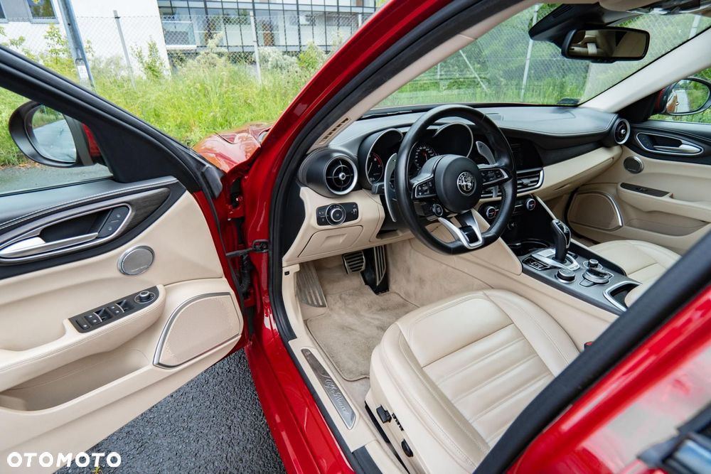 Alfa Romeo Giulia 2.0 Turbo Veloce Q4 - 10