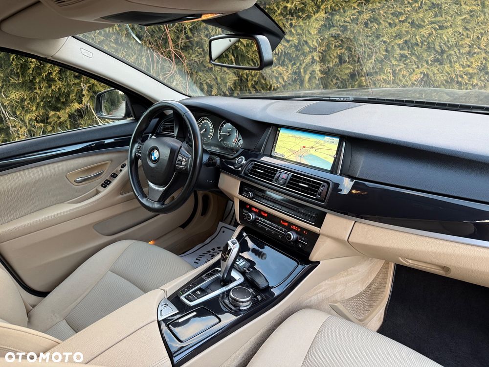 BMW Seria 5 520d xDrive - 15