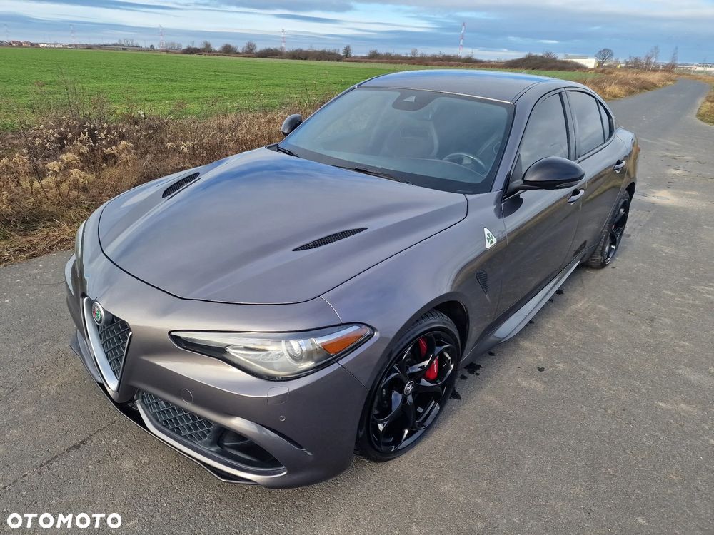 Alfa Romeo Giulia 2.9 V6 Bi-Turbo AT8 Quadrifoglio - 10
