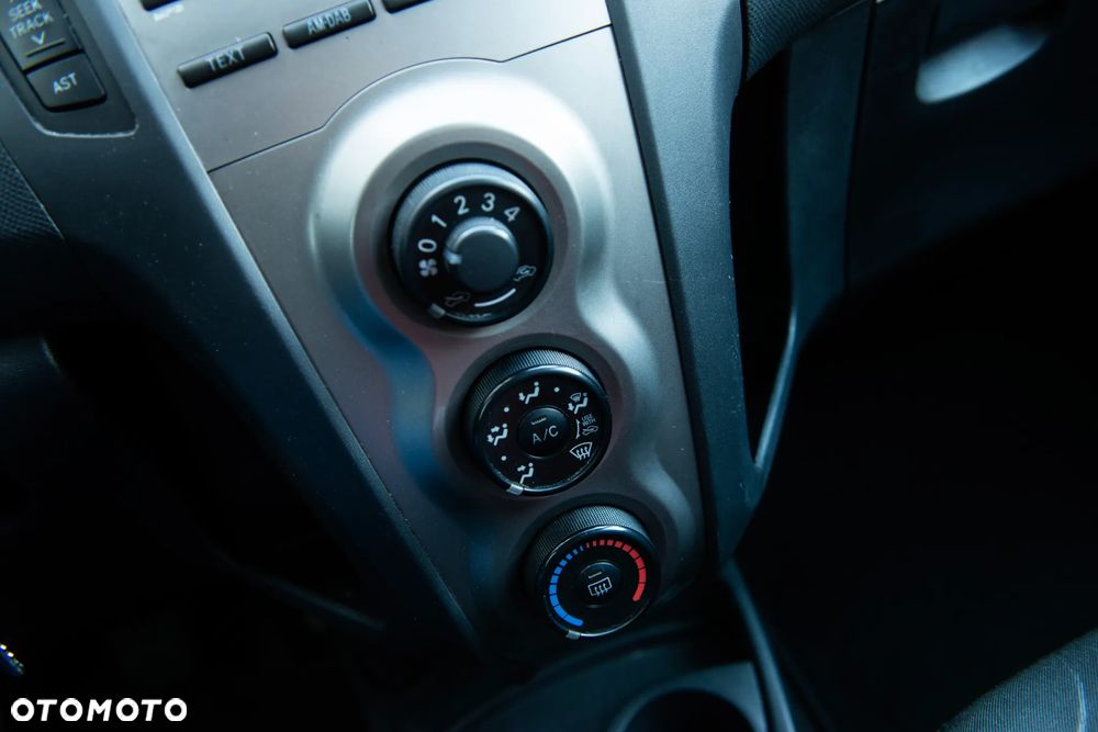 Toyota Yaris 1.0 VVT-i Comfort - 32