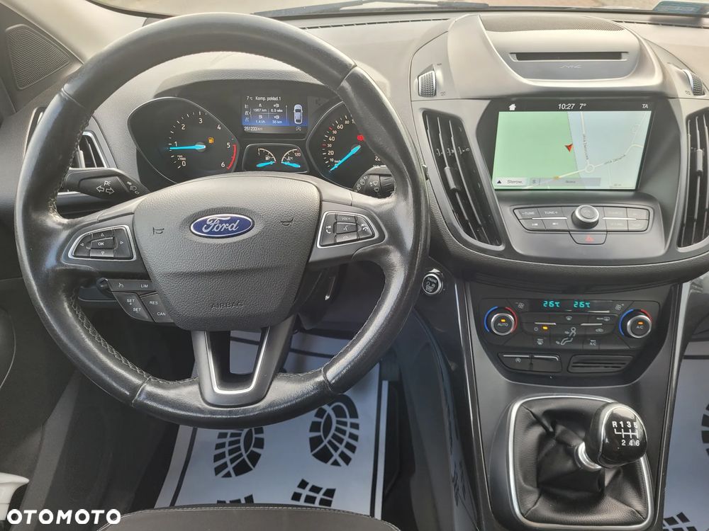 Ford Kuga 2.0 TDCi 2x4 Titanium - 10