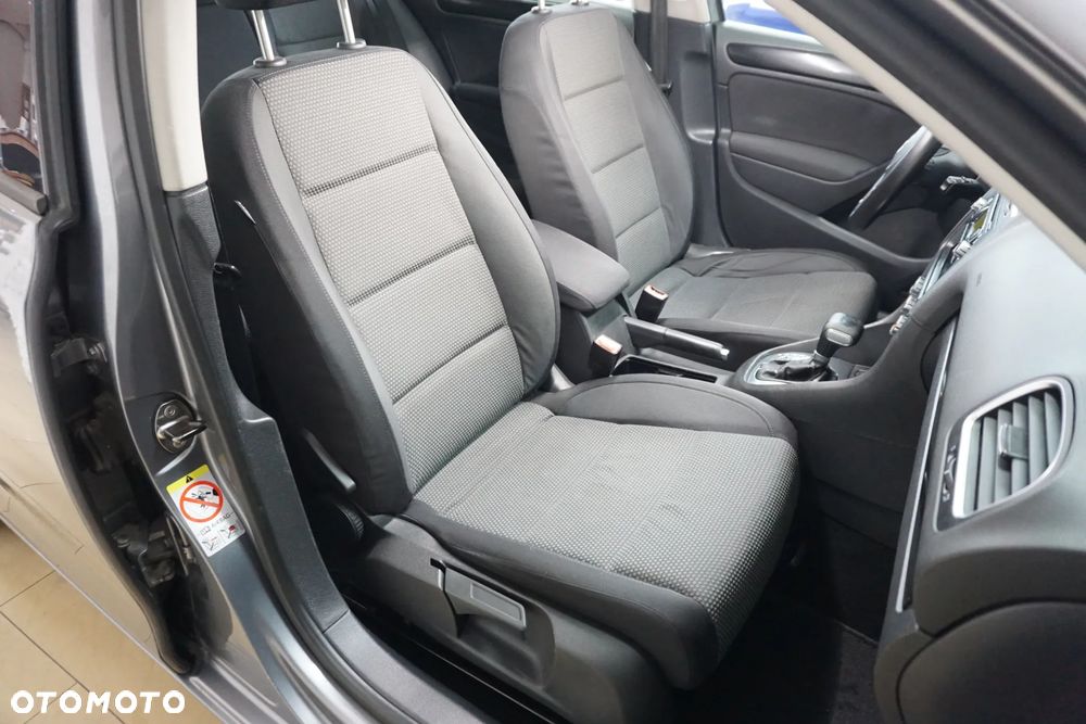 Volkswagen Golf 1.6 TDI DPF DSG Comfortline - 26