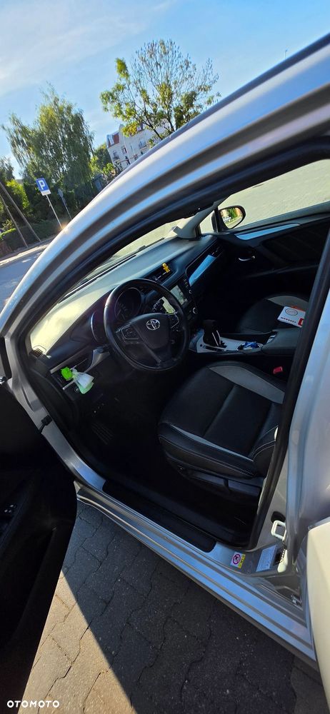 Toyota Avensis 1.8 Premium MS - 23