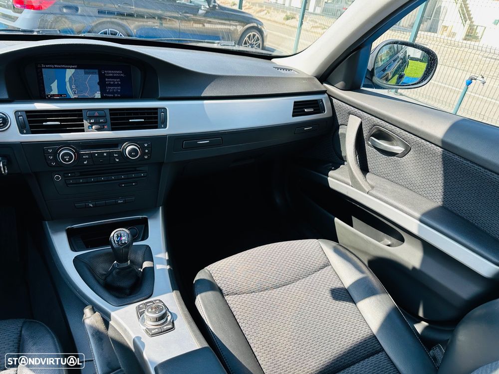 BMW 318 d DPF Touring Edition Sport - 23