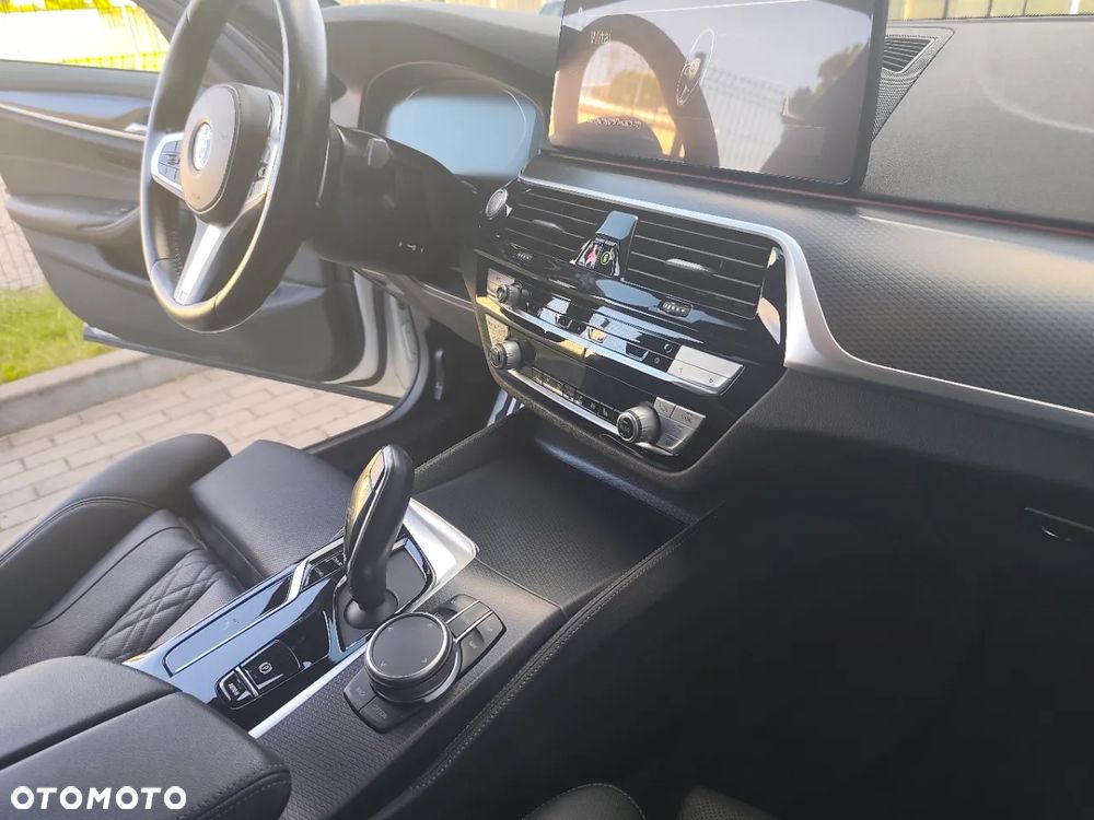 BMW Seria 5 520d M Sport sport - 10