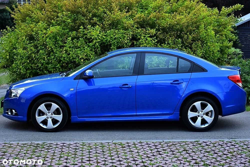 Chevrolet Cruze 1.8 LS+ - 13