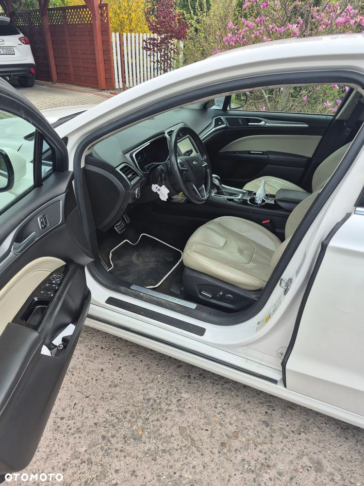 Ford Fusion - 8