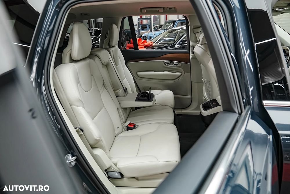 Volvo XC 90 B5 D AWD Geartronic Momentum Pro - 12