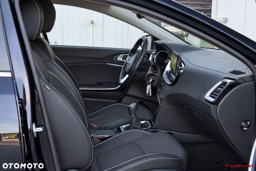 Kia Ceed - 23