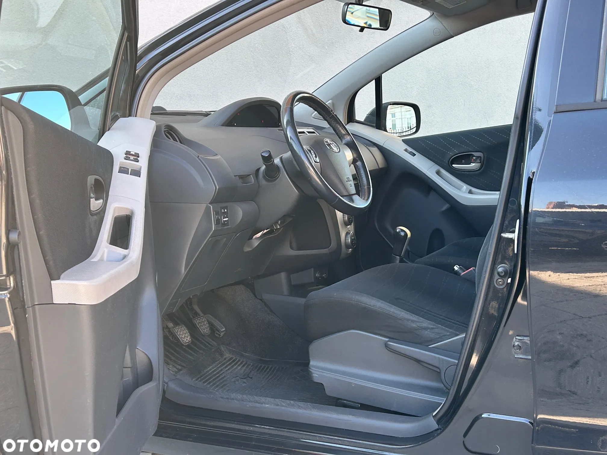 Toyota Yaris 1.3 - 5