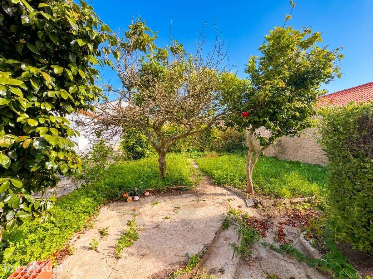 Moradia térrea no coração de Azóia com jardim – Onde a Serra de Sintra - Grande imagem: 4/31