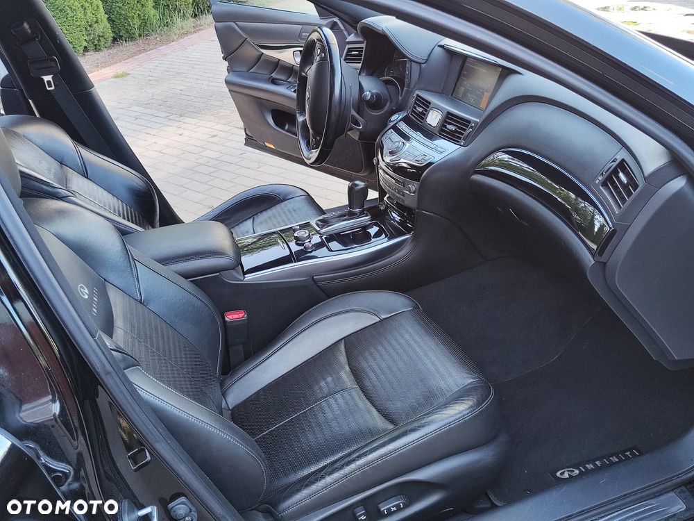 Infiniti M M30d S - 26
