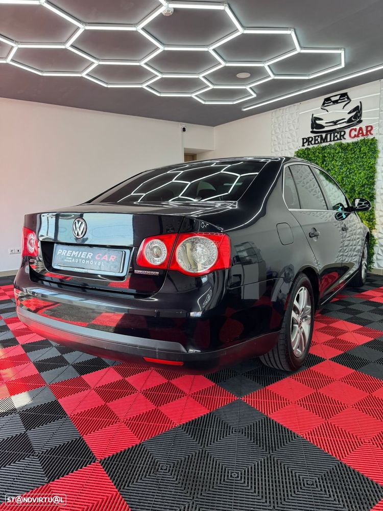 VW Jetta 1.9 TDi BlueM. Confortline - 9