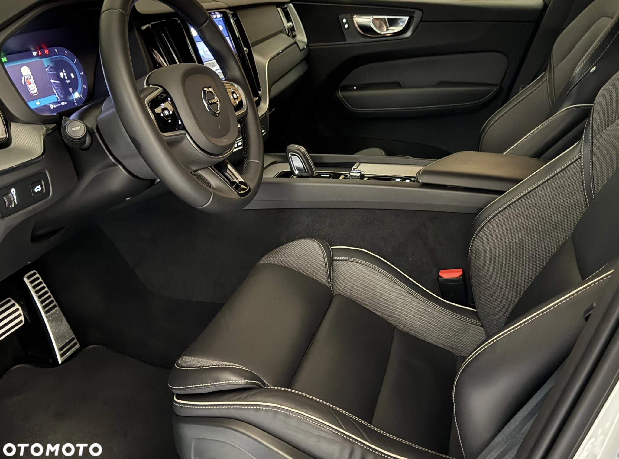 Volvo XC 60 B4 D Plus Dark - 9