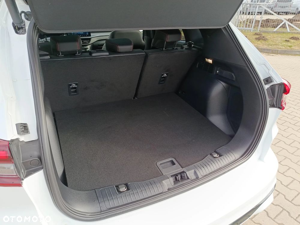 Ford Kuga 2.5 FHEV AWD ST-Line X eCVT - 17