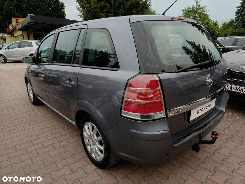 Opel Zafira 1.6 - 9