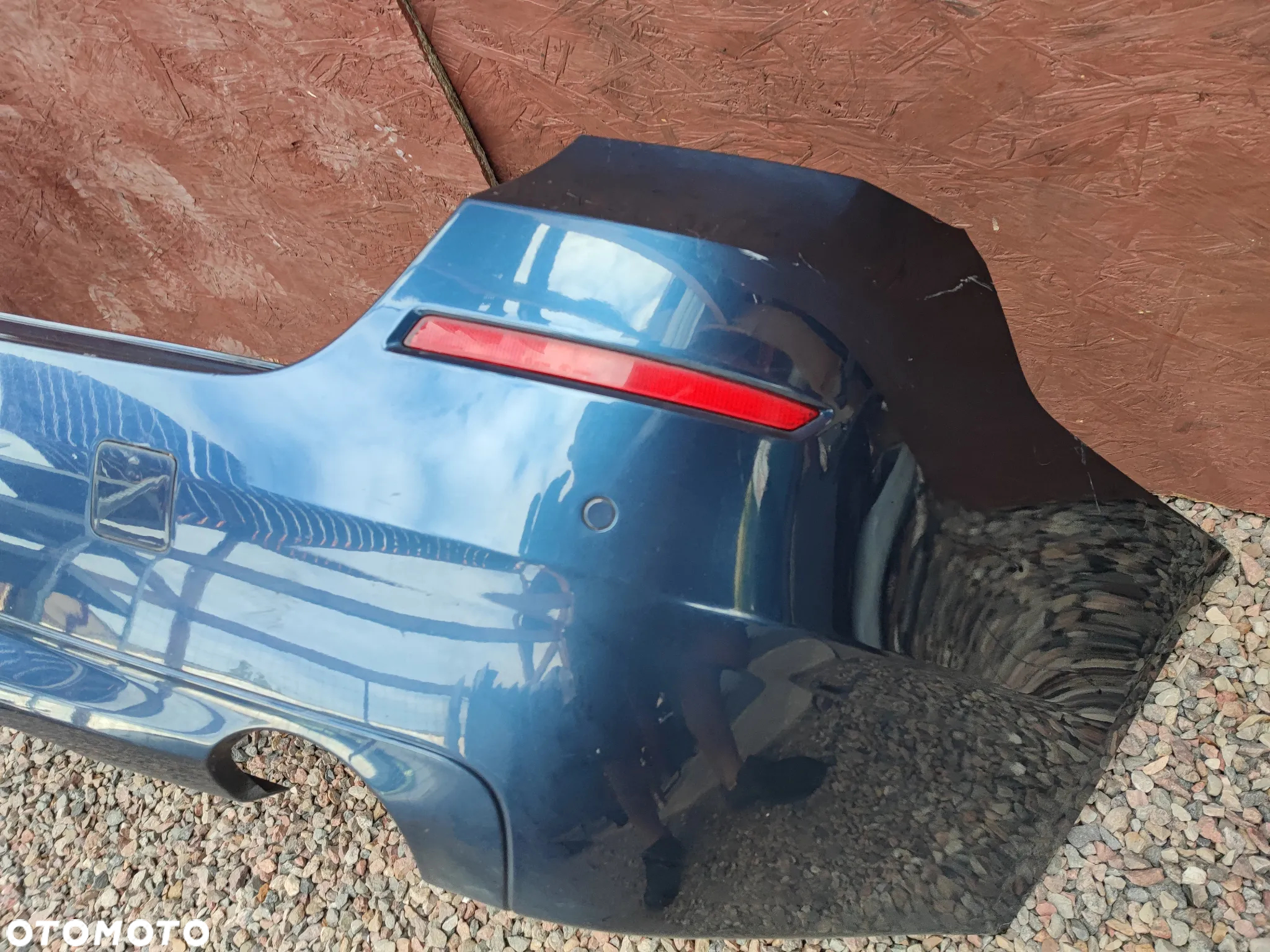BMW F11 / F11N ORYGINALNY ZDERZAK TYŁ POD: PDC ( CZUJNIKI PARKOWANIA ORAZ WYDECH 535D ) O NR. 7 254 919 / 7 237 303 OEM W KOLORZE TIEFSEEBLAU METALLIC A76 - 9
