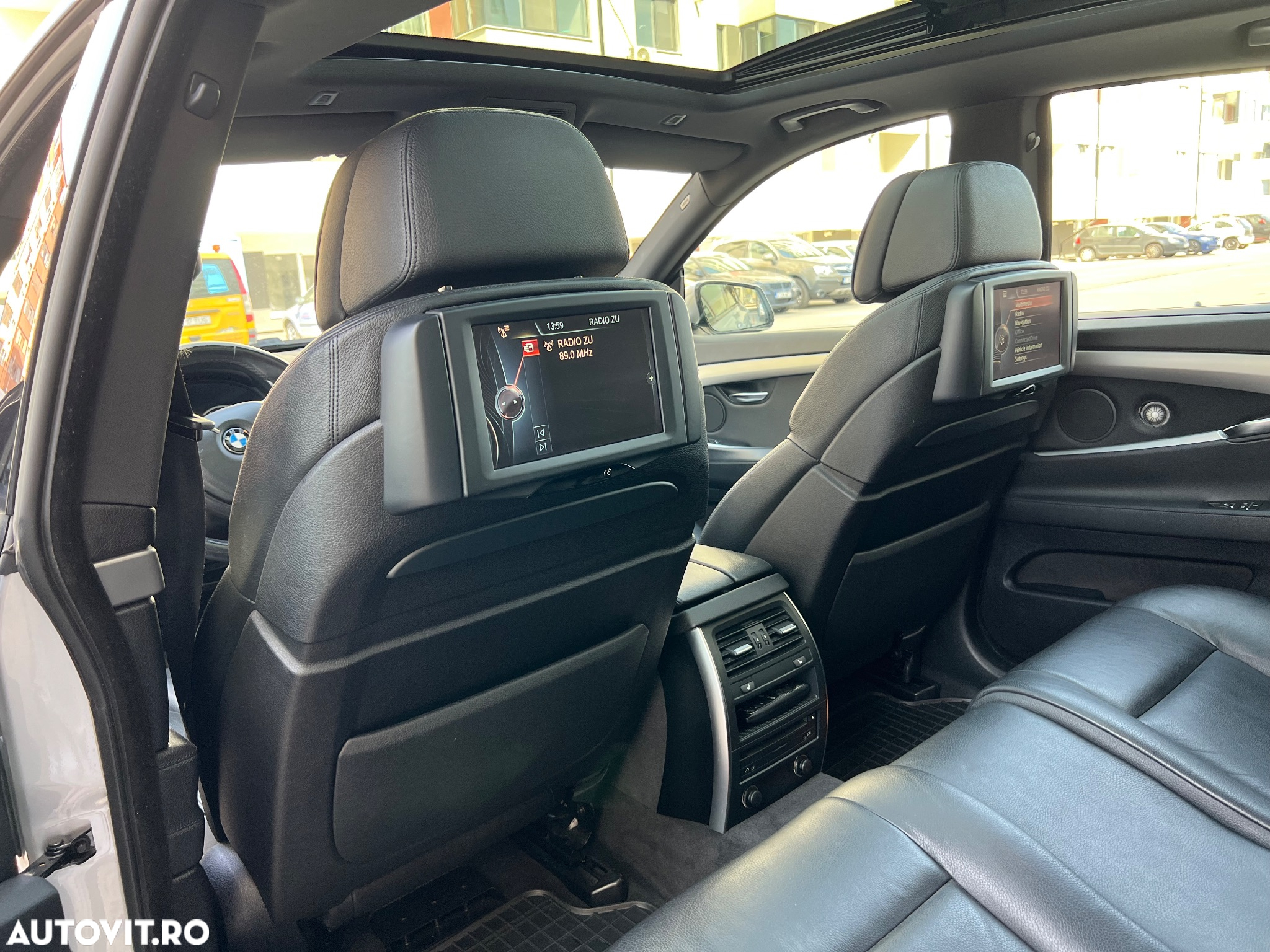 BMW Seria 5 520d Aut. Luxury Line - 7