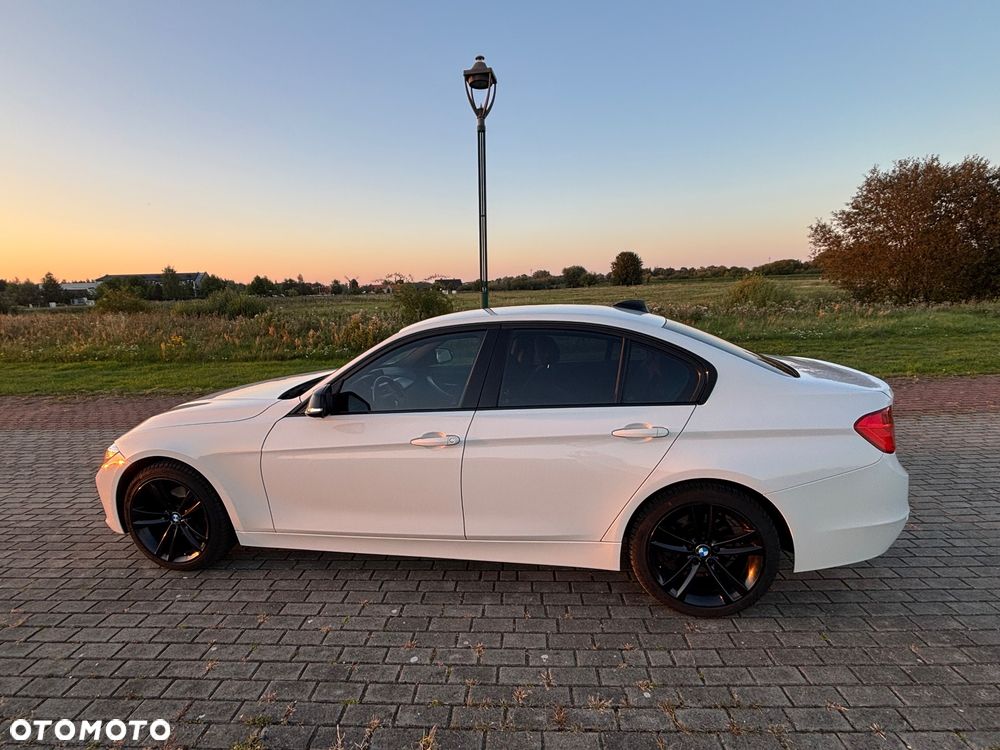 BMW Seria 3 320d Sport Line - 9