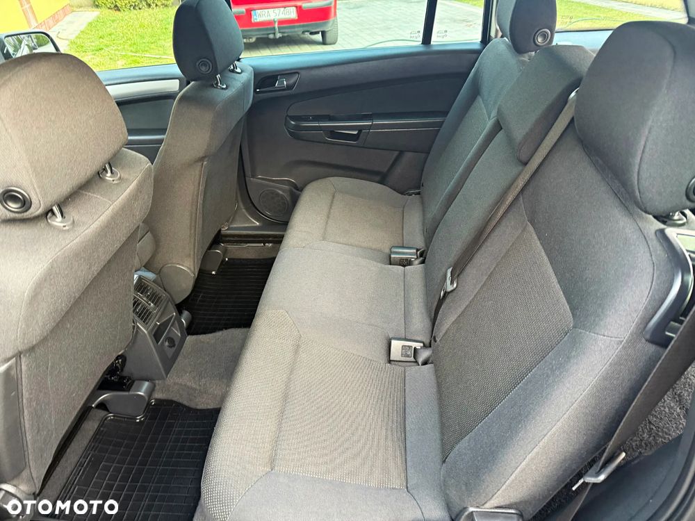 Opel Zafira - 10
