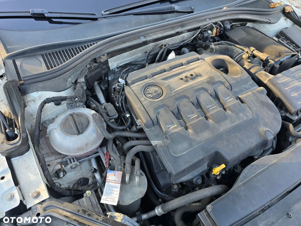 Skoda Superb 2.0 TDI DSG Ambition - 36