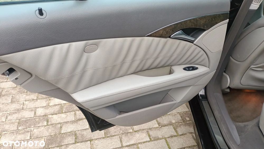 Mercedes-Benz Klasa E 320 CDI 7G-TRONIC Avantgarde BusinessEDITION - 22