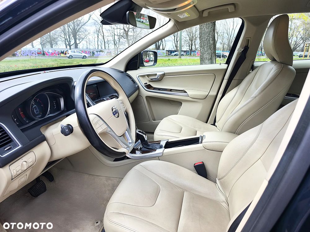 Volvo XC 60 D4 Drive-E Momentum - 8