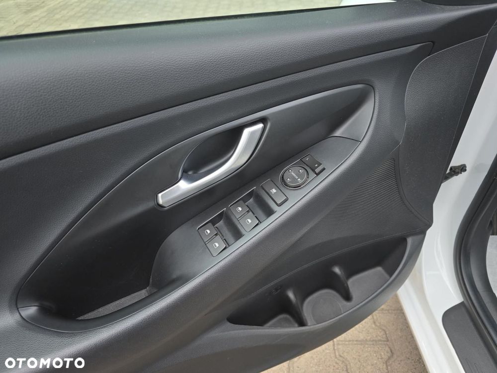 Hyundai i30 1.5 DPI Comfort - 10