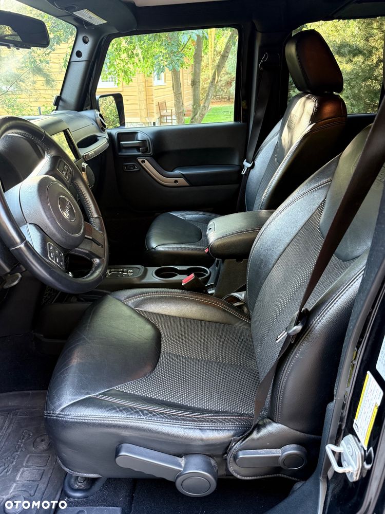 Jeep Wrangler 3.6 Unlim 75th Anniv - 11
