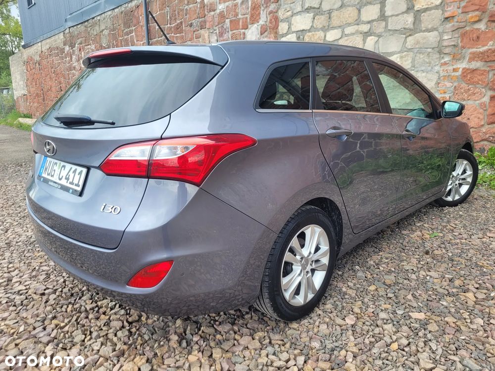 Hyundai i30 i30cw 1.6 Fifa World Cup Edition - 16