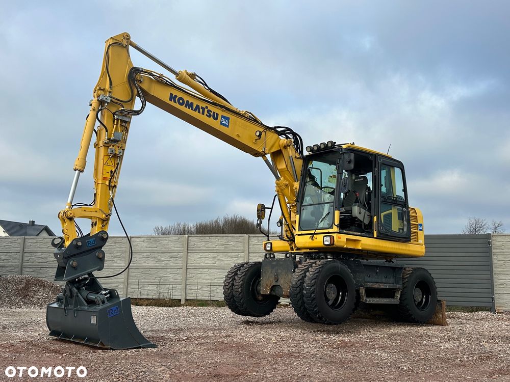 Komatsu /  PW 148-8 / - 4