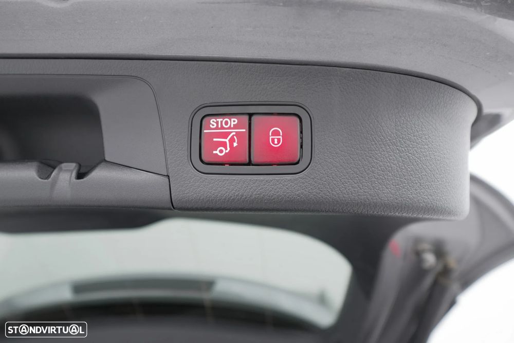 Mercedes-Benz GLA 180 d AMG Line - 29